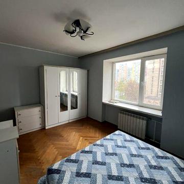 Метро Лівобережна