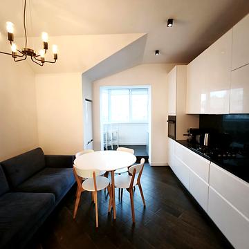 Тараса Шевченка бульв., 8