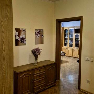 Миколи Бажана просп., 16