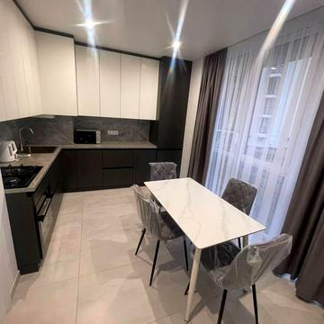 Львівська вул., 33б