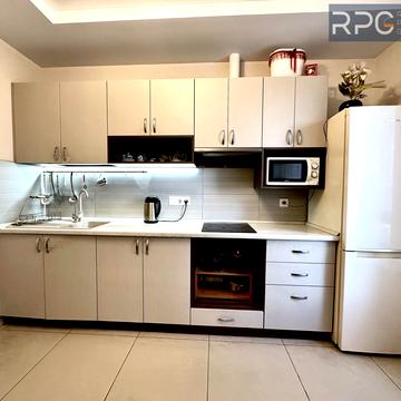 Зарічна вул., 4