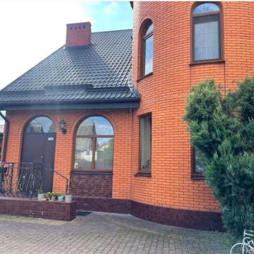 Центральна вул.