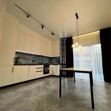 Продаж будинку з ремонтом у КМ «Успішний»