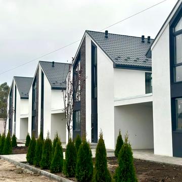 Джерельна, 39