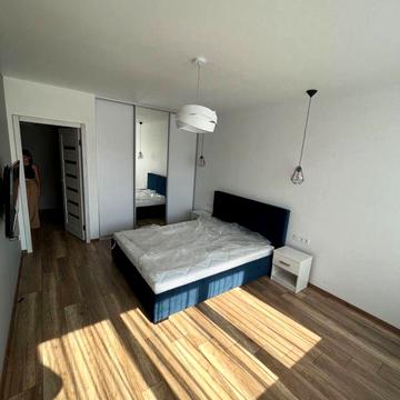 Володимира Великого вул. (Артема), 10