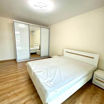 Володимира Великого вул., 2в