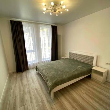 Залізнична вул., 7