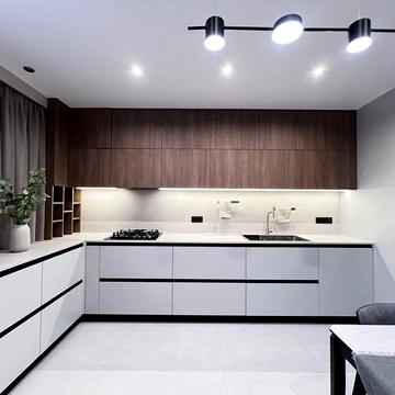 Оренда дизайнерської 2х кімн квартири. Центр. Автономка. Є світло