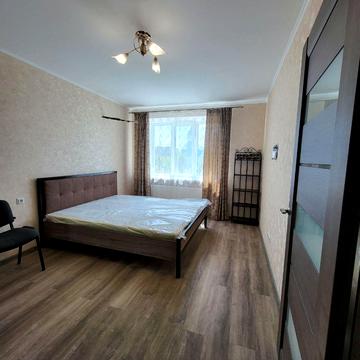 Героїв України вул., 4