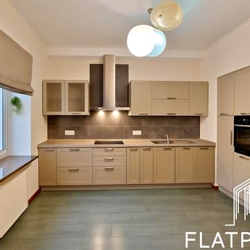 Дмитрівська вул., 69