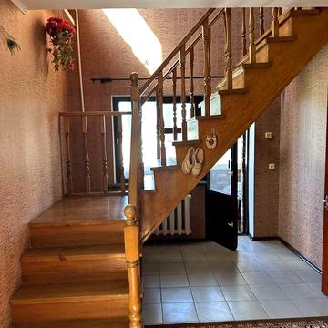 Продаж  великого будинку 2 поверхи