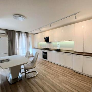 Набережна Перемоги вул., 44п