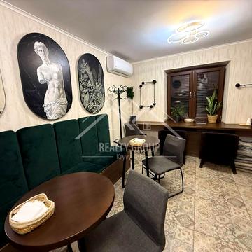 проспект Металургів, 38