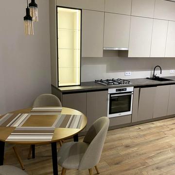 Героїв Крут вул., 6