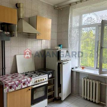 Продаеться 2к сталінка Центр Маяковського