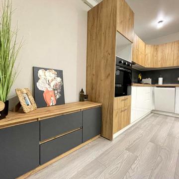 Миру вул., 50