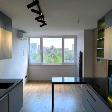 Героїв Харкова просп. (Московський), 162