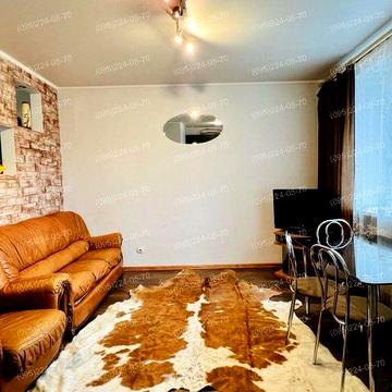 Вільна гарна квартира в Центрі, світло є завжди