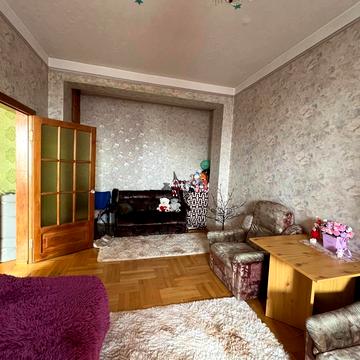 Незалежності вул. (Титова), 1