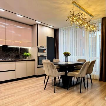 Героїв Миколаєва вул., 127