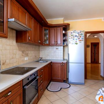 Вацлава Гавела бульв. (Івана Лепсе), 7-В