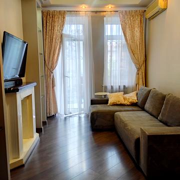 Дерибасівська вул., 14