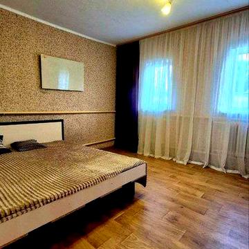 Продаж окремого будинку на Добровільній