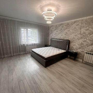 Будинок два поверхи