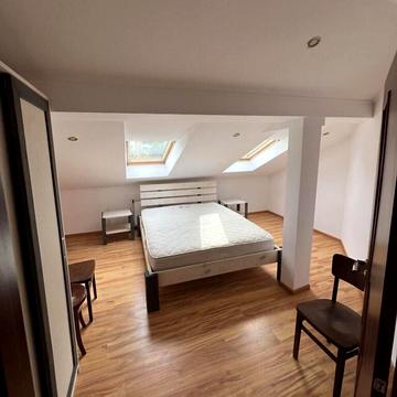 Зелена вул., 25