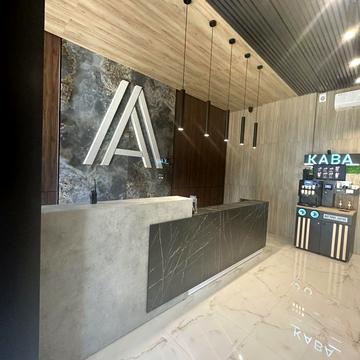 Небесної Сотні просп. (Маршала Жукова), 95