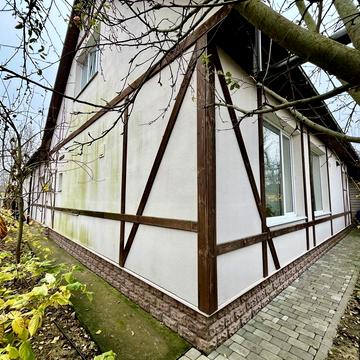 Квітнева вул.