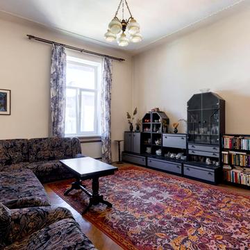 Сергія Єфремова вул., 51