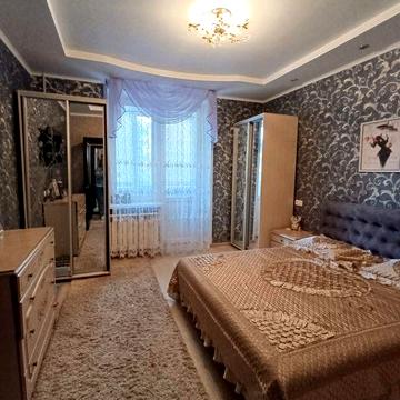 Продам 2 кімнатна Сталінка на 98 кварталі Гагарін Mall