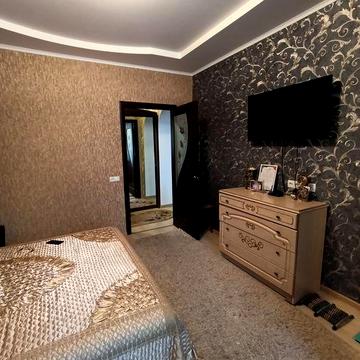 Продам 2 кімнатна Сталінка на 98 кварталі Гагарін Mall