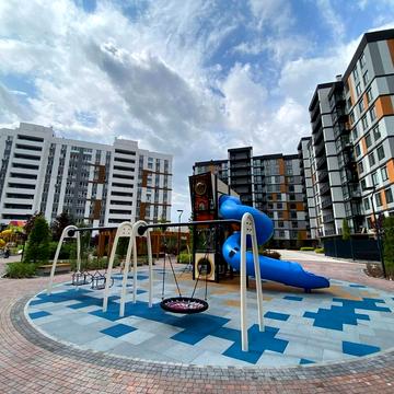 Європейська вул. (Жовтнева), 1