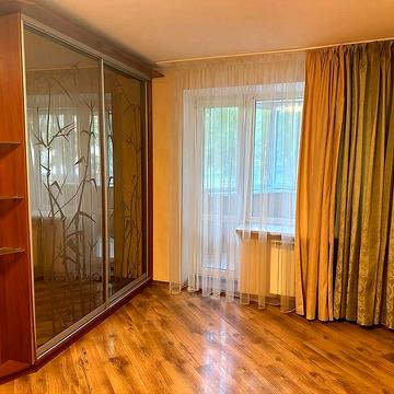 Георгія Гонгадзе просп. (Радянської України), 30