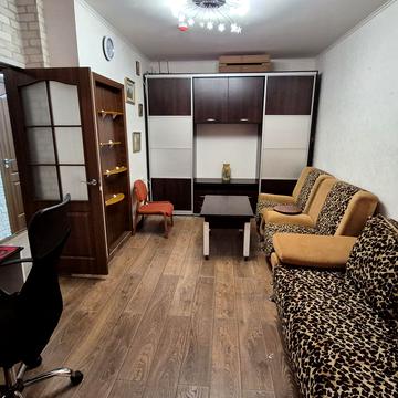 Бориса Гмирі вул., 12-Б