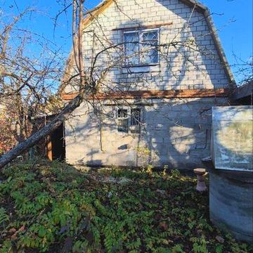 Продаж дачі в місті