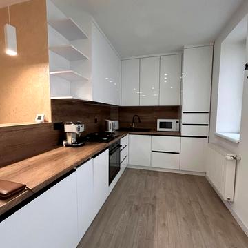 Олександра Довженка вул., 37