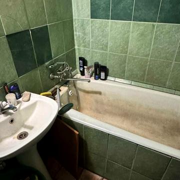 Михайла Грушевського вул., 15