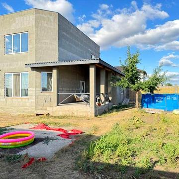 Продаю будинок біля ТРЦ Рівєра(210-023)