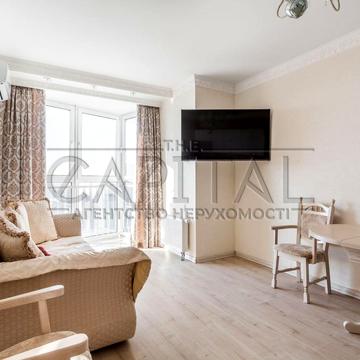 Драгоманова вул., 2