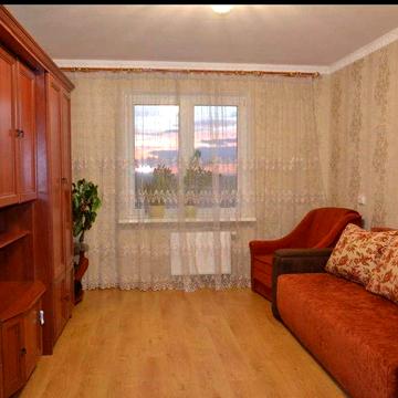 Продам простору 3-кімнатну квартиру на вул. Милославській, 16