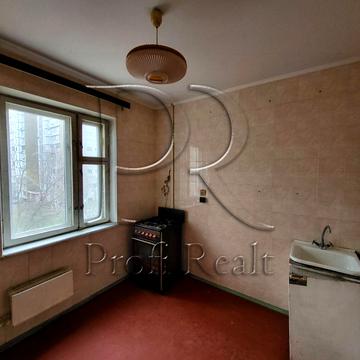 Чорнобильська вул., 18