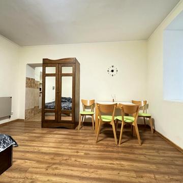 Святого Теодора пл., 5