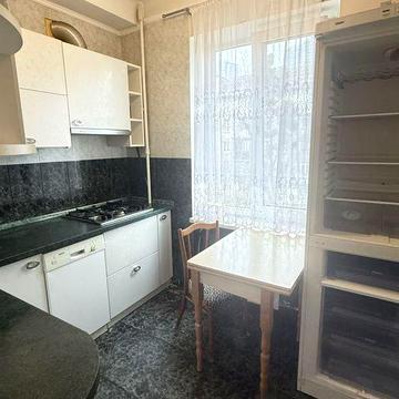 Здам 3-к квартиру Дарницька площа