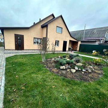 Продам  будинок  з ремонтом Гатне . Ділянка 10 сот. Одноповерховий