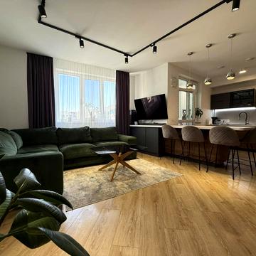 Бережанська вул., 18