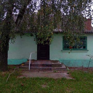 продам будинок з меблями   . 25 соток землі. Два котли на газ та дрова