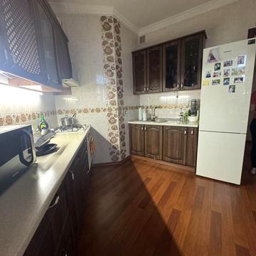 Миру просп. (Леніна), 4